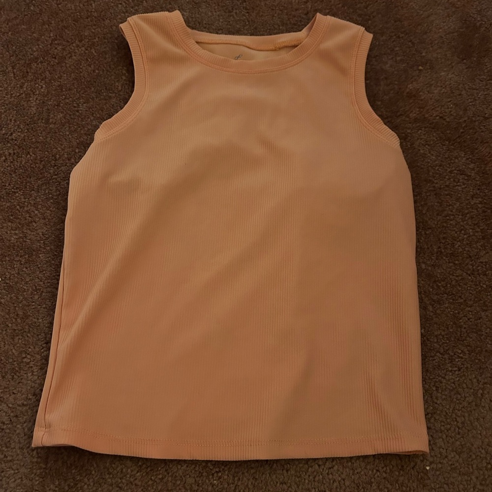 Athletic tee